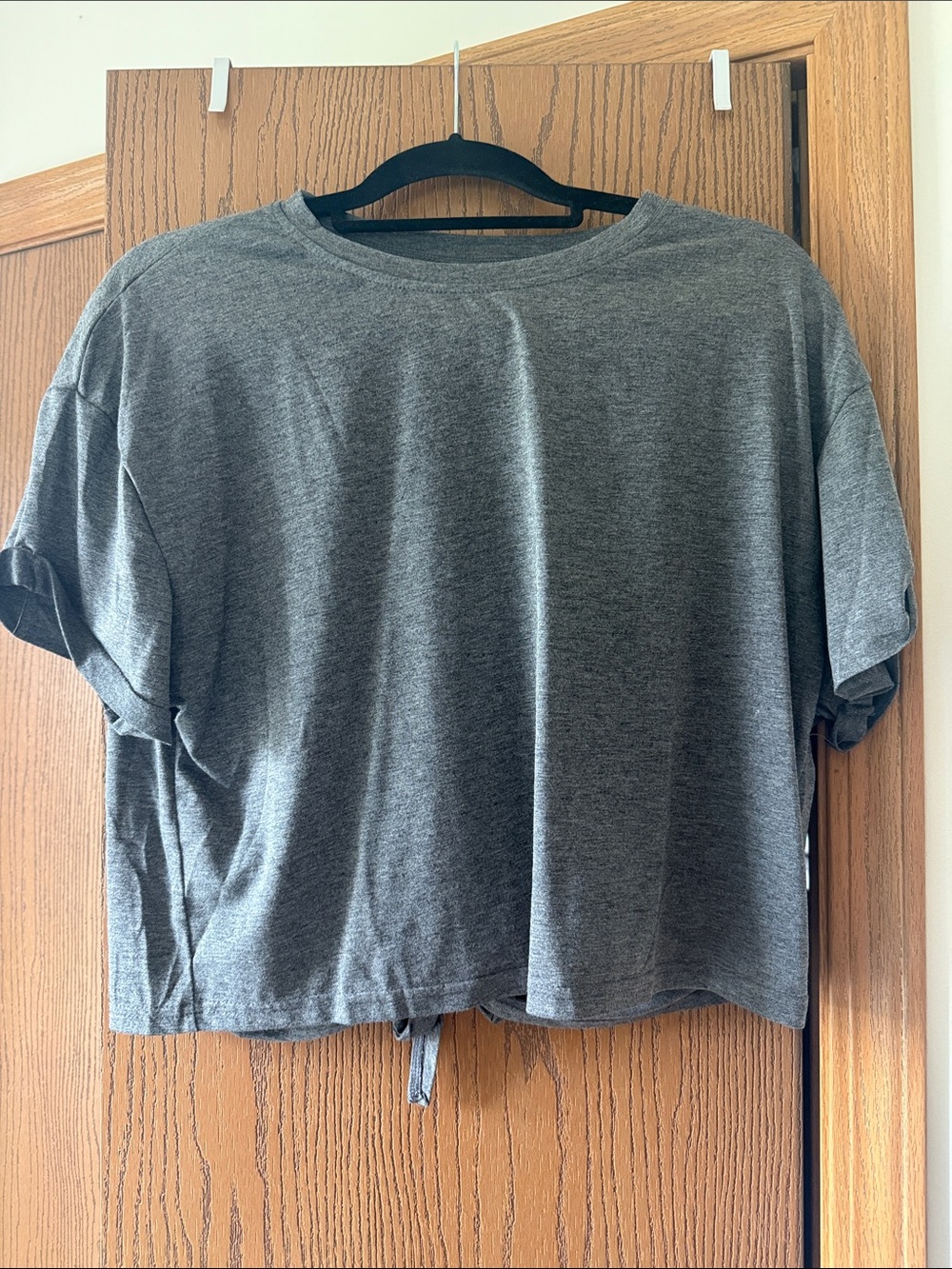 Women’s Cropped Tie-Hem Tee - Gray